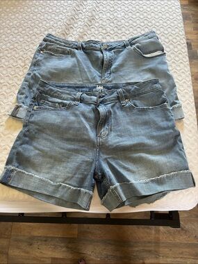 Lee Women's Blue Denim Rolled Hem Shorts - Pair